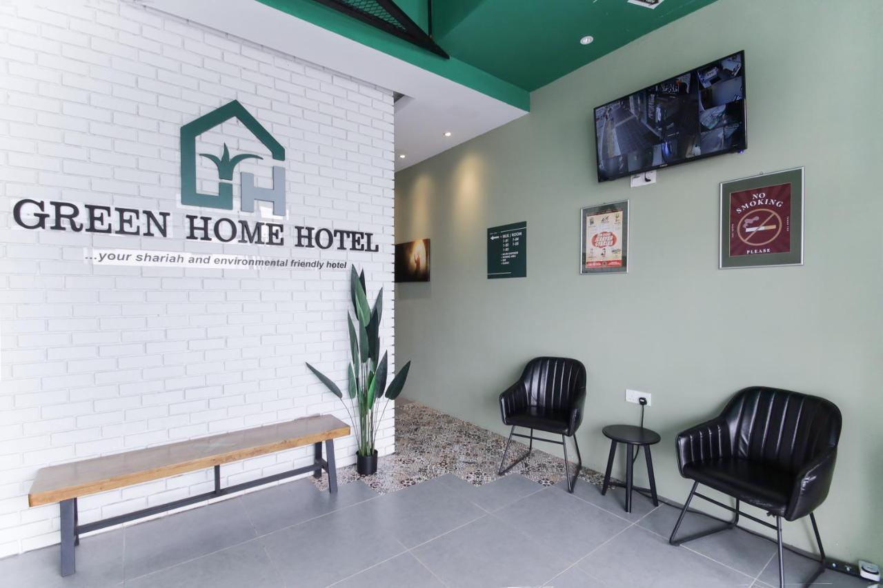 Oyo 90399 Green Home Hotel Syariah Sepang Bagian luar foto