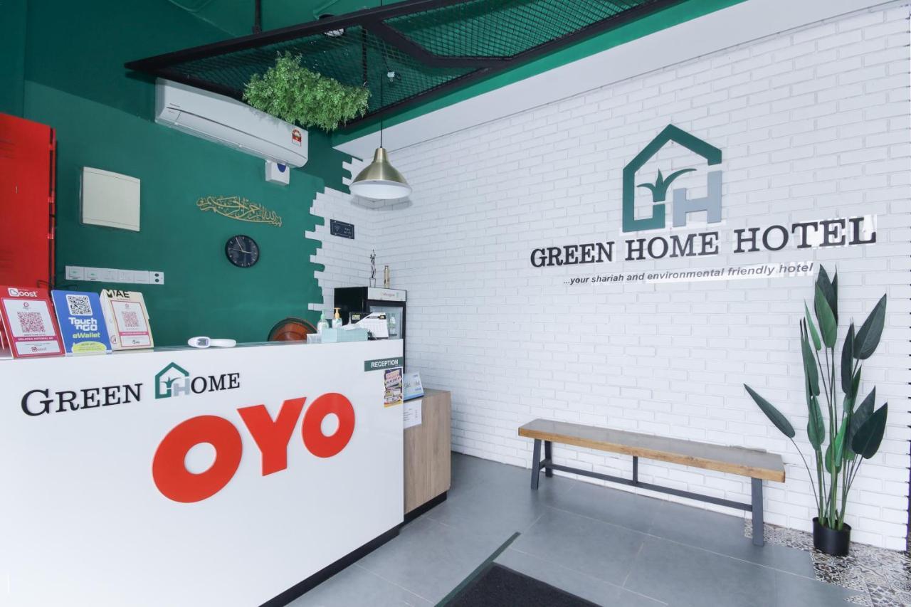 Oyo 90399 Green Home Hotel Syariah Sepang Bagian luar foto